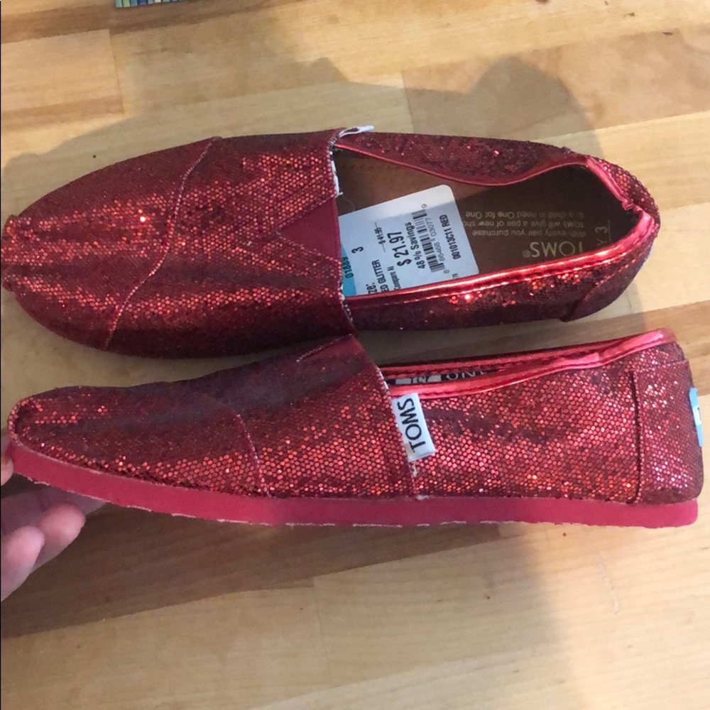 Red sparkle Toms ❤️